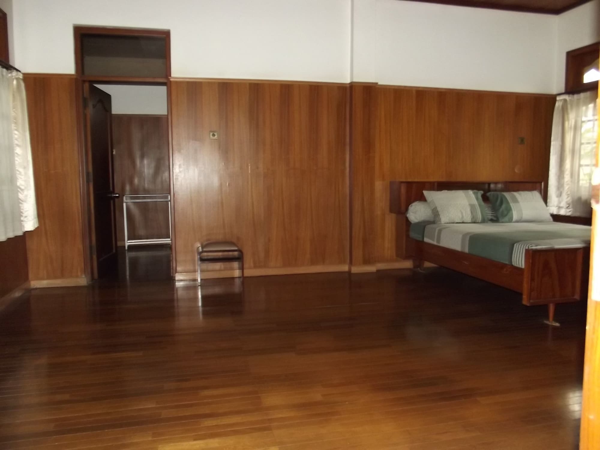 Rumah Utama Guest House Yogyakarta Bagian luar foto